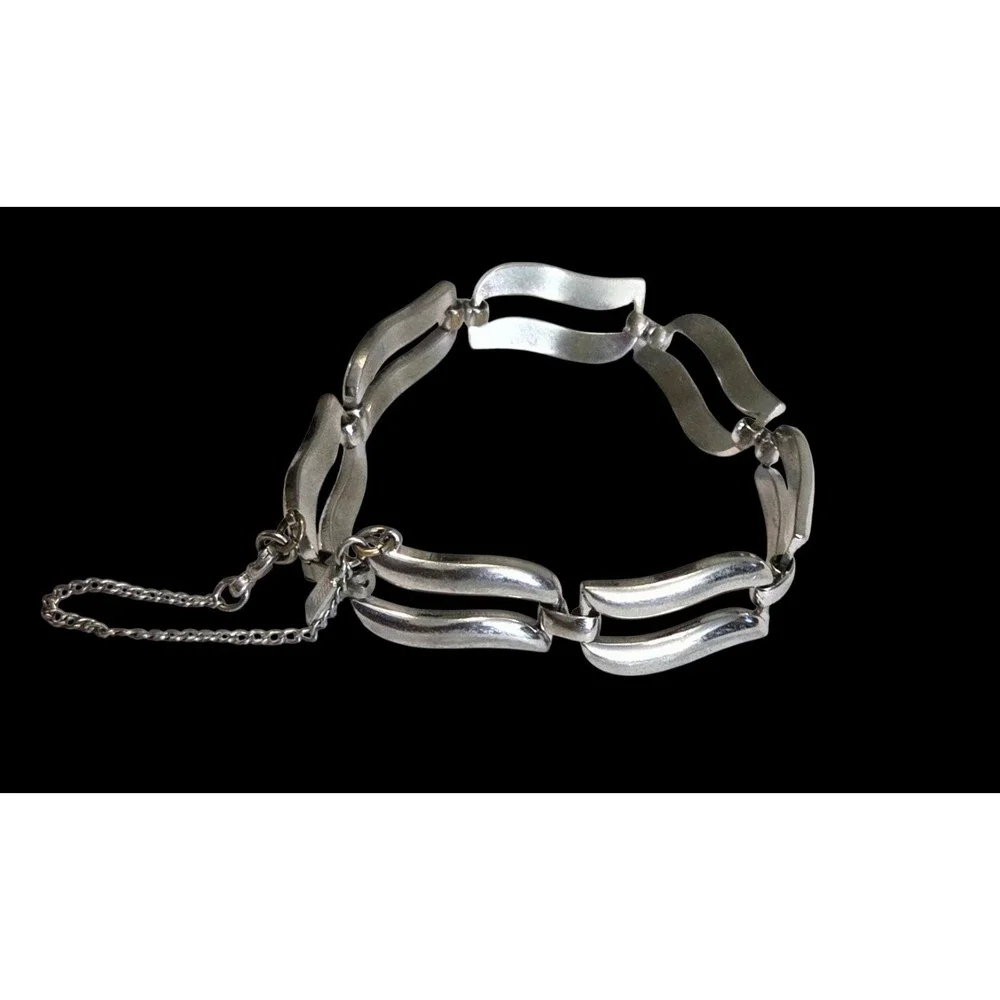 Vintage MONET Wavy‎ Link Silver Tone Bracelet Safety Chain 7
